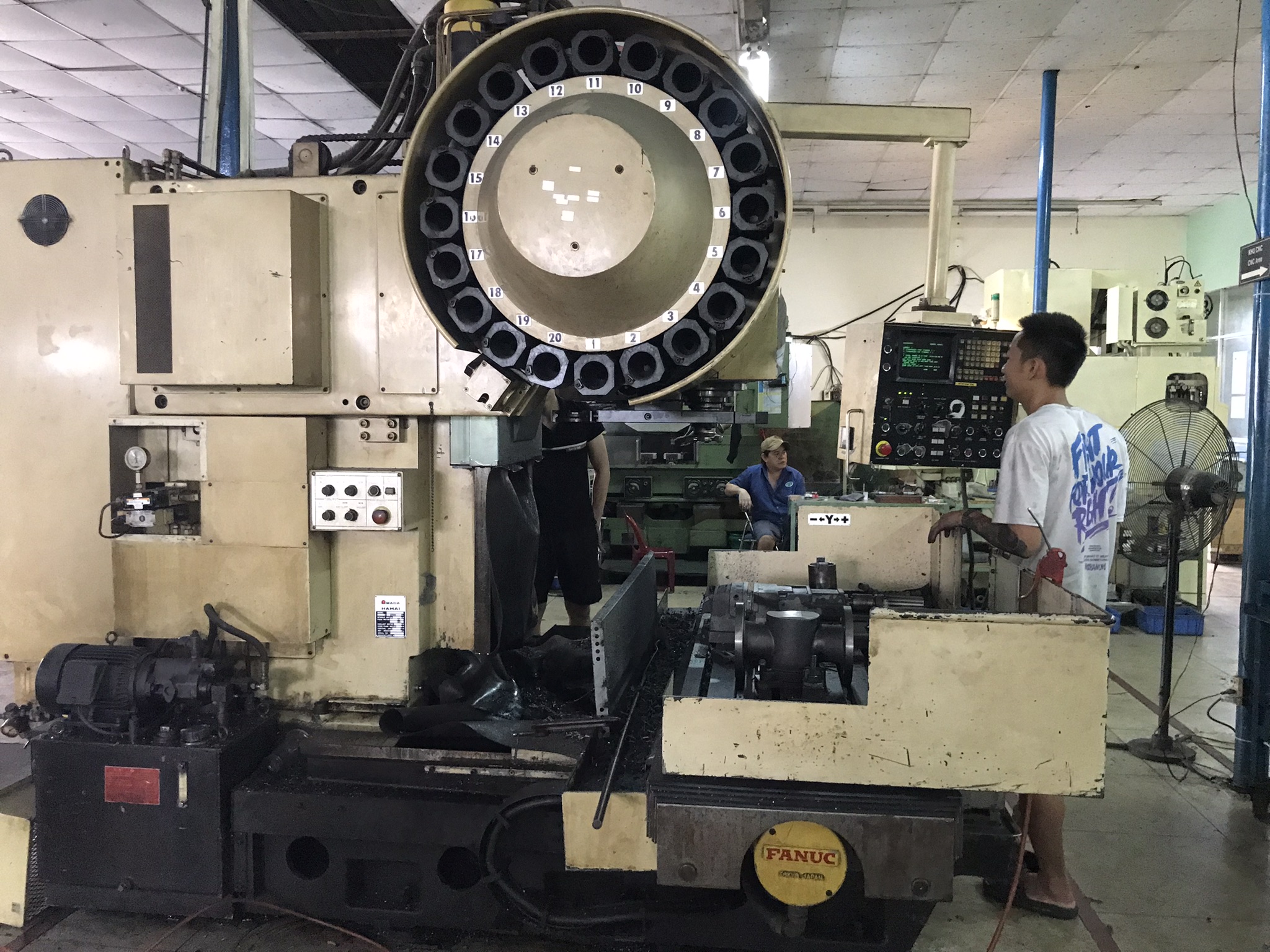 CNC milling machine (2)